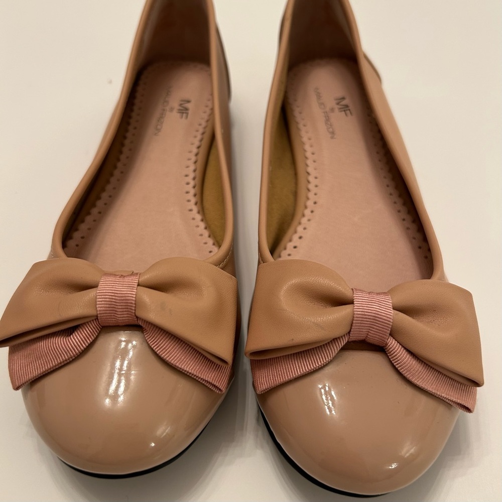 Maud Frizon Ballet Patent, leather, patent leather toe, leather and fabric bow.